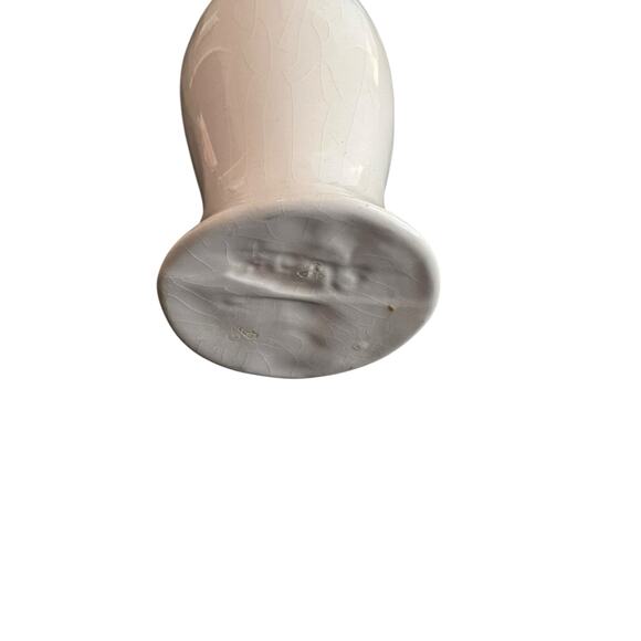 VINTAGE ANTIQUE PORCELIAN LITTLE BUD FLOWER VASE PINK WITH 3D BLUE FLOWER - Picture 6 of 9